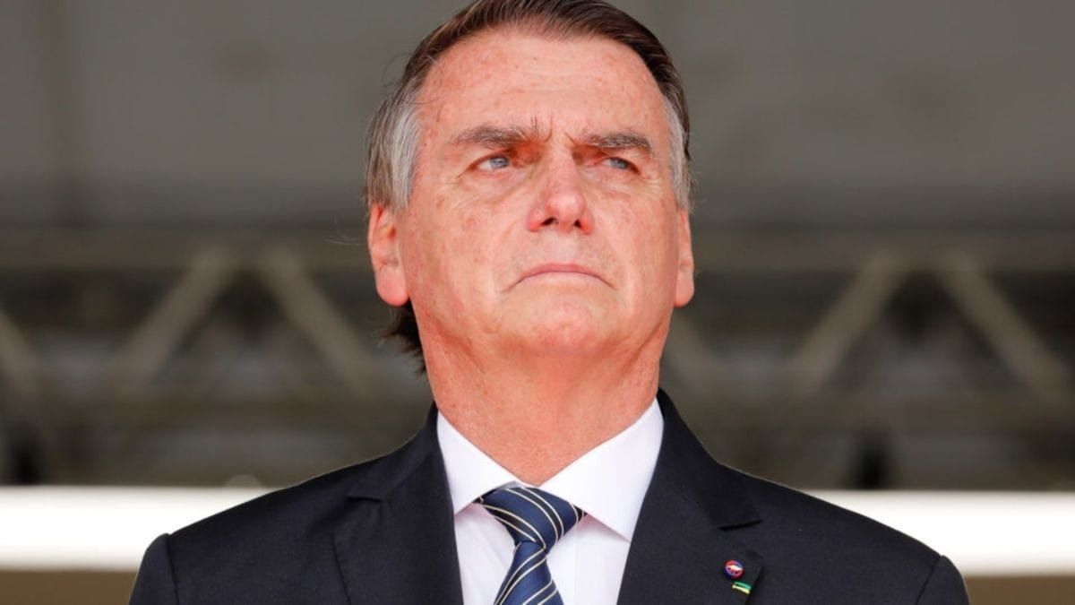 Prisão domiciliar de Jair Bolsonaro repercutiu nos principais jornais do mundo