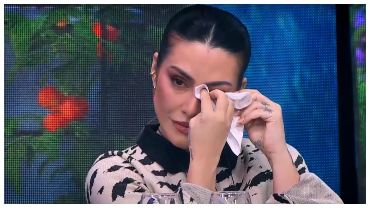 Cleo vai às lágrimas ao receber carta da mãe, Gloria Pires, no Faustão