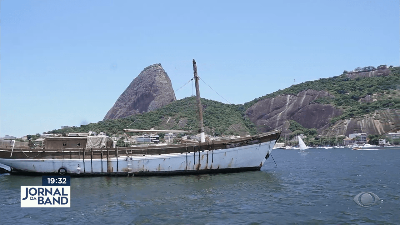Cemitério de navios se espalha pelo Rio de Janeiro e aumenta risco de acidentes