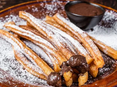Churros tradicional: saiba como preparar o doce em casa; Carole Crema ensina