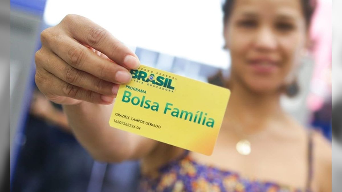 Bolsa Família é só assistencialismo? Ex-beneficiário e especialistas comentam