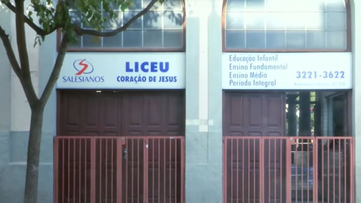 Escola histórica na região da Cracolândia faz convênio para não fechar as portas