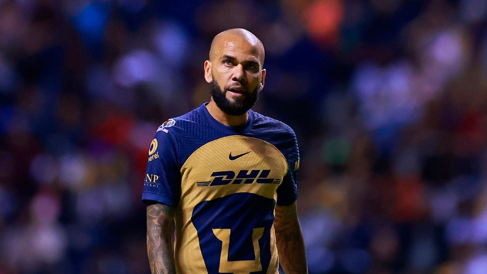 Pumas rescinde contrato de Daniel Alves, acusado de agressão sexual