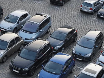 Se liga no golpe do falso estacionamento