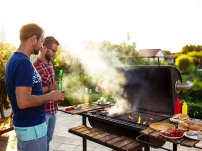 Para o churrasquinho com os amigos: veja 4 churrasqueiras para arrasar