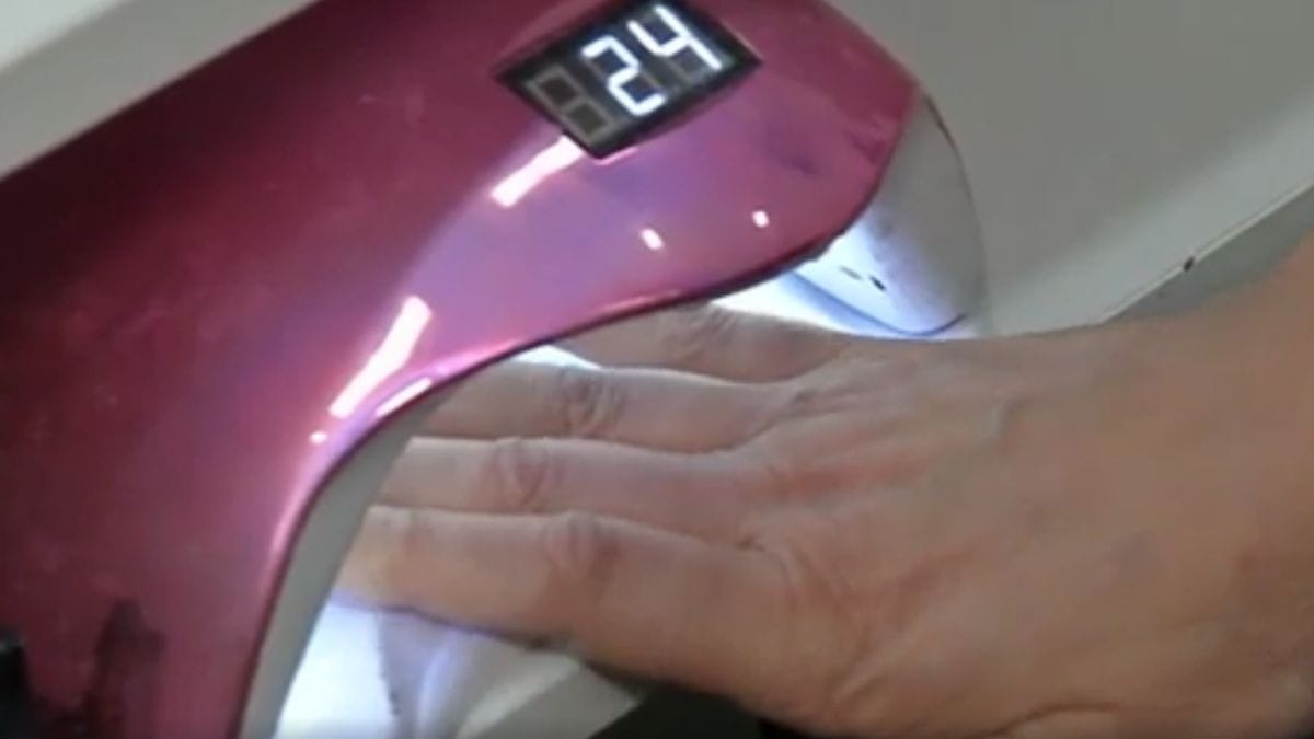 Pesquisa sugere que cabines de unhas podem causar câncer de pele