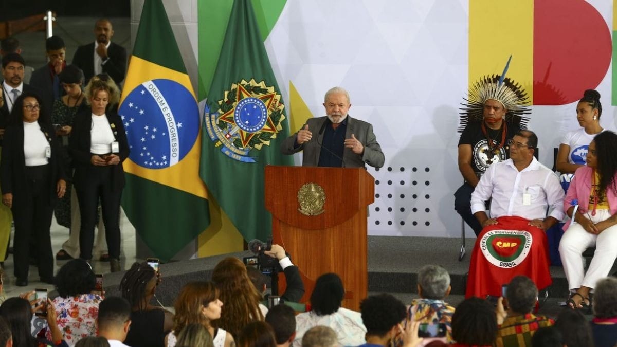 Lula assina decreto que cria o Conselho de Participação Social