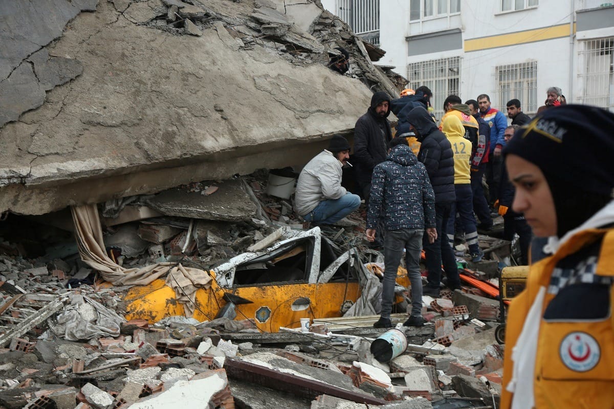 Terremoto na Turquia deixa milhares de mortos