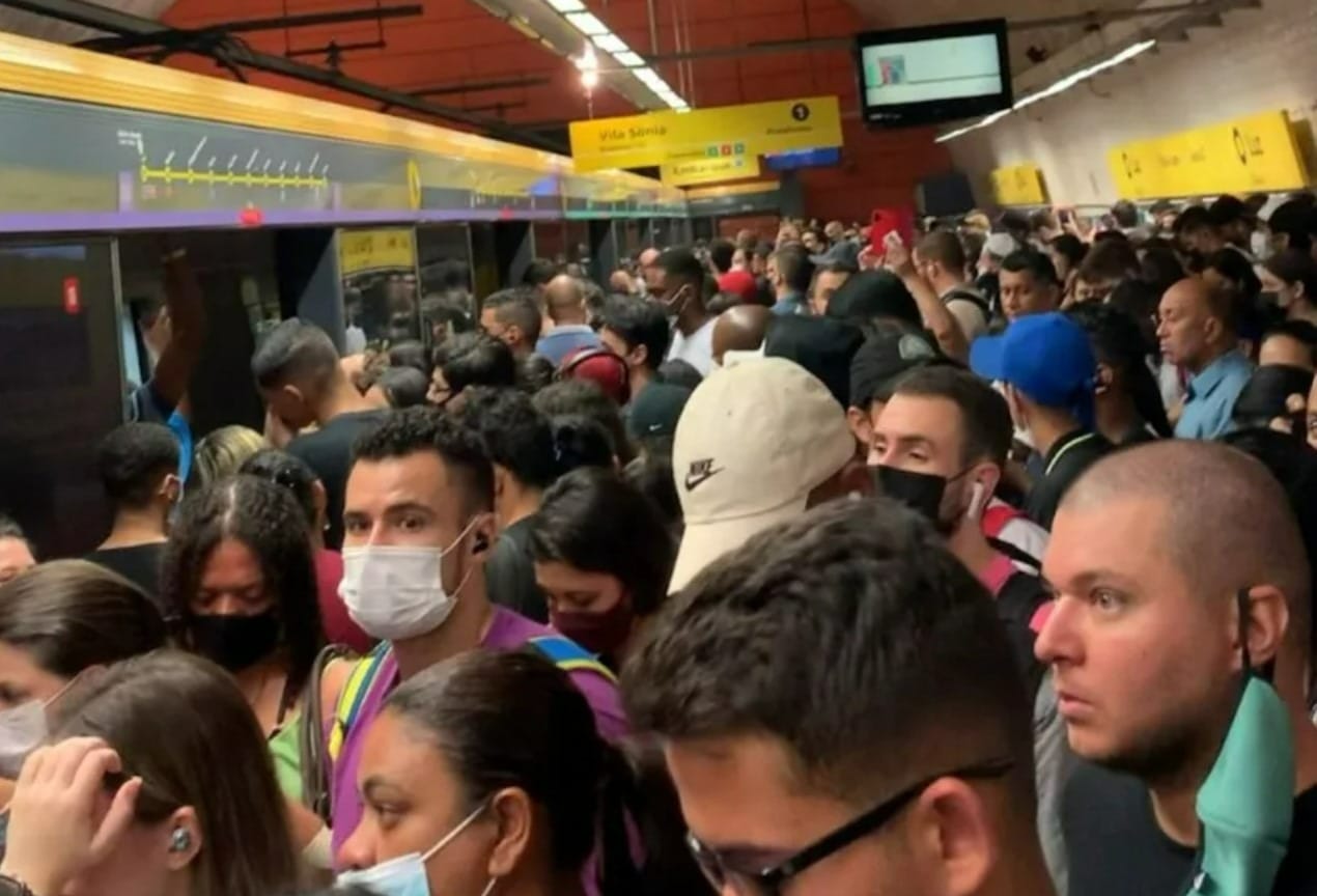 Metrô de São Paulo amplia teste de operação 24 horas aos fins de semana