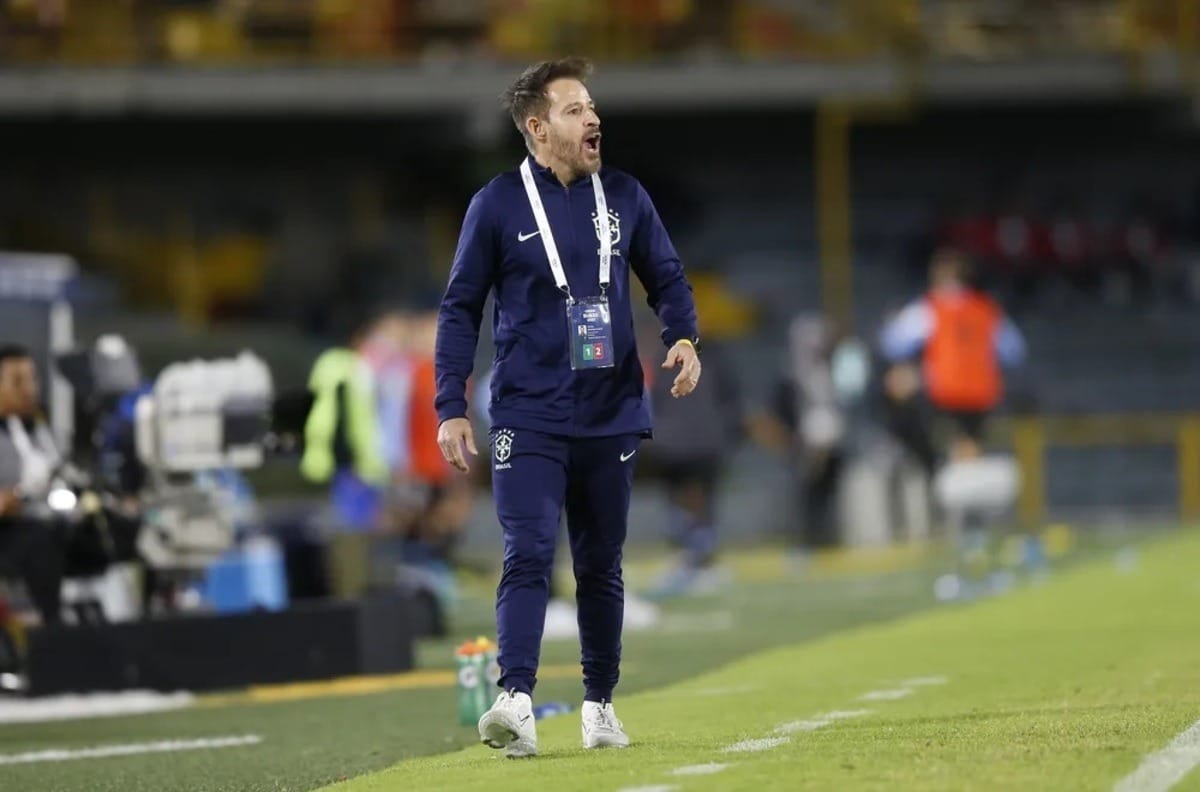 Convocação da do Brasil será feita por Ramon Menezes; conheça a carreira dele