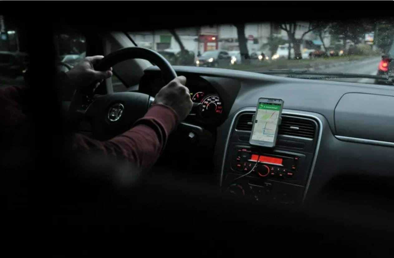 Prefeitura de SP lança aplicativo para concorrer com Uber e 99