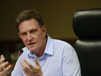 Justiça bloqueia R$ 50 milhões de Crivella por improbidade na pandemia de Covid-19