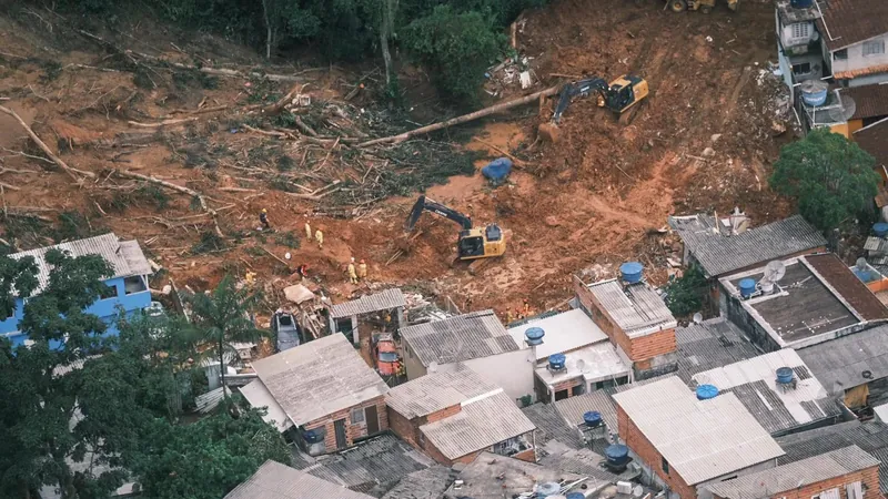 Tragédia: sobe para 62 o número de mortos pelas chuvas no Litoral Norte