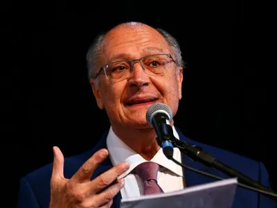 Alckmin admite prorrogar subsídio ao diesel e nega motivação eleitoral