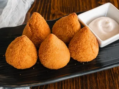 Coxinha brasileira é eleita uma das melhores comidas do mundo