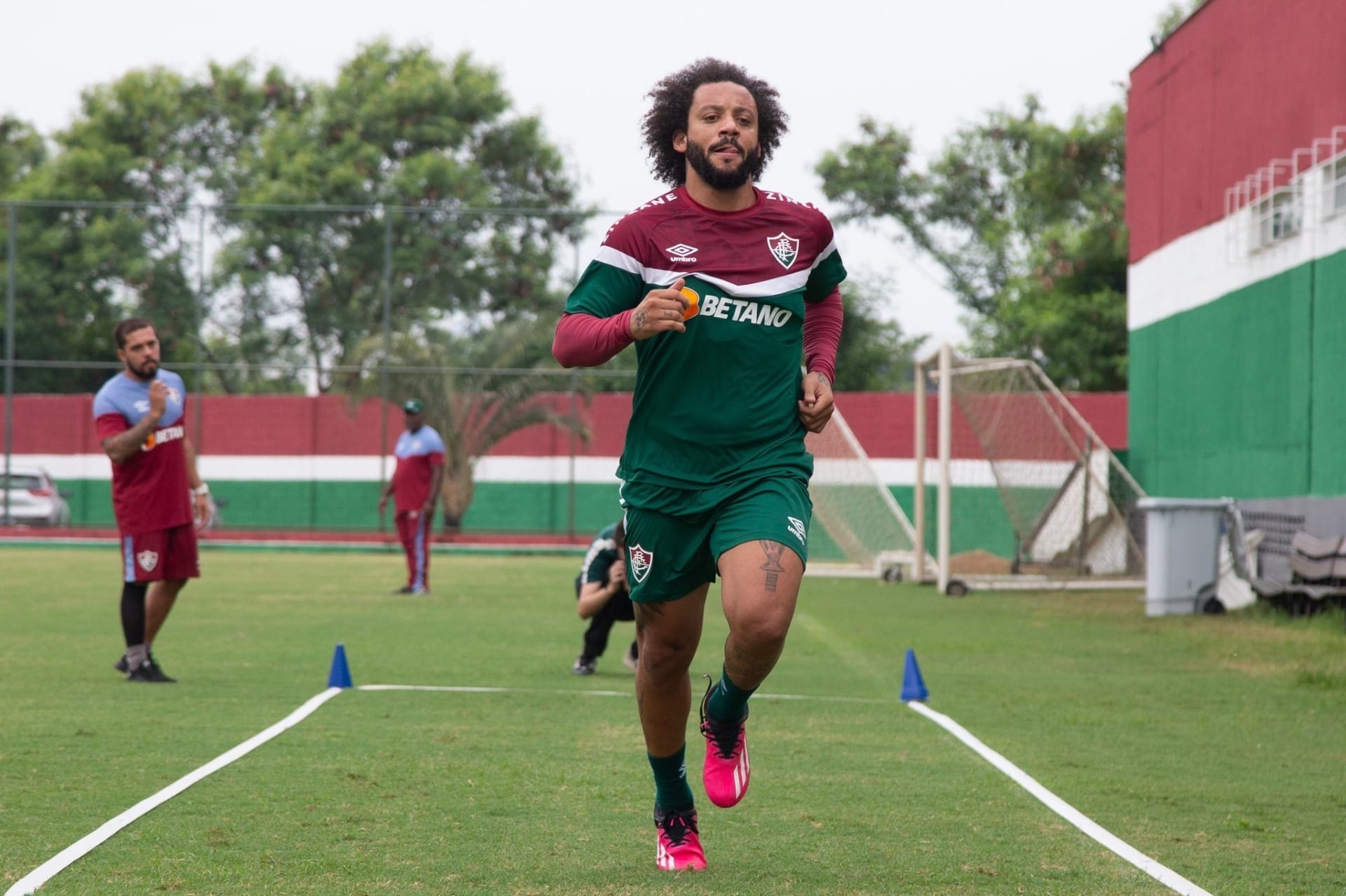 Marcelo é relacionado pelo Fluminense para a final do Carioca contra o Flamengo