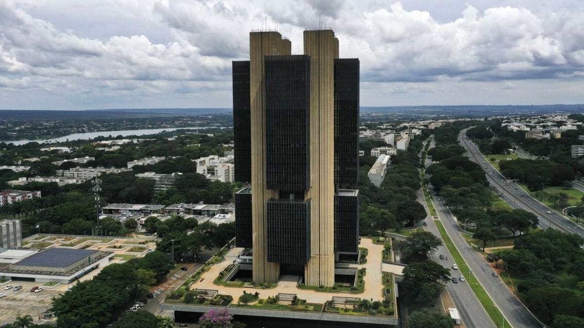Copom diz que seguirá acompanhando atividade, repasse cambial e expectativas de inflação