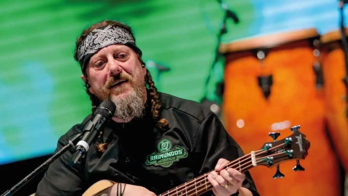 Morre Canisso, baixista dos Raimundos, aos 57 anos