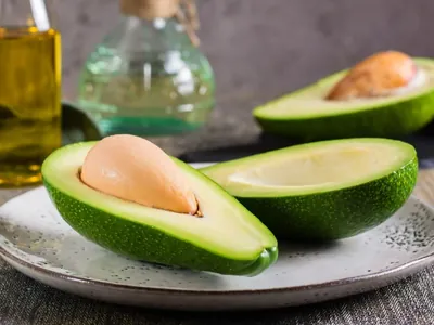 Fruta da felicidade: saiba por que o abacate aumenta a sensação de bem-estar