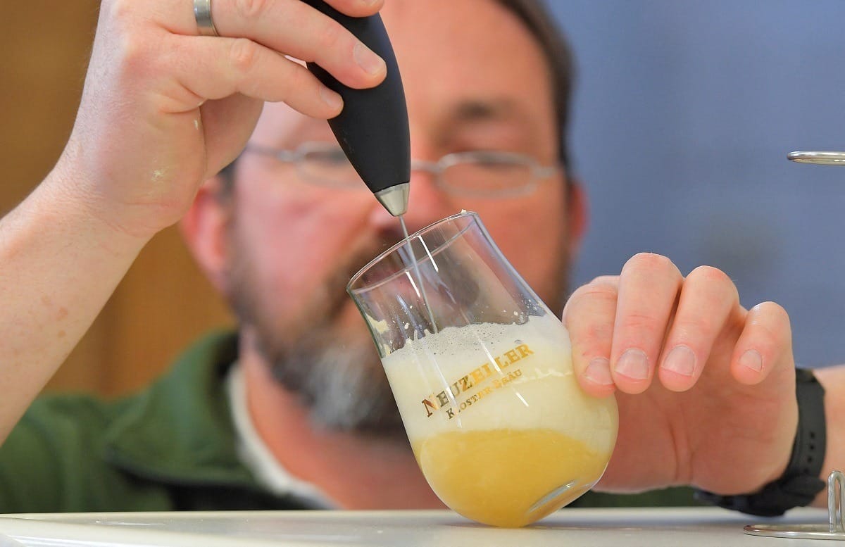 Medo de agulhas? Cientista inventa cerveja como alternativa à vacina