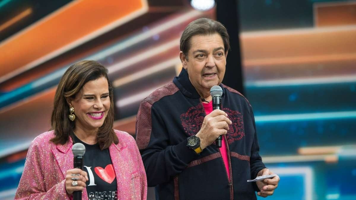 Narcisa relembra namoro com filho de Frank Sinatra: "Deveria ter casado"