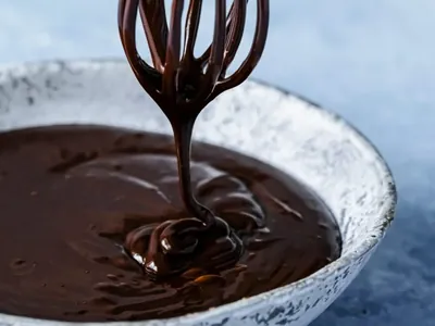 Como fazer ganache? Aprenda preparações com o chocolate para a Páscoa