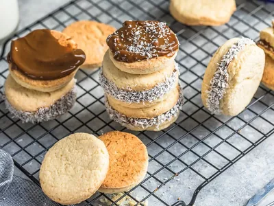 Como fazer biscoitos com recheio de pasta de amendoim