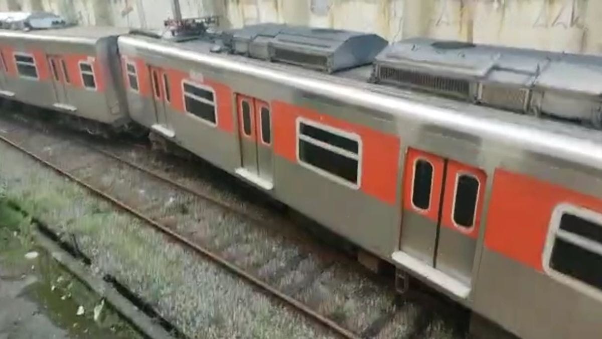 Trem da Linha 8-Diamante descarrila em São Paulo; veja vídeo