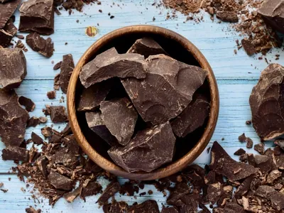 Faz mal comer chocolate todos os dias? Nutricionista tira dúvida