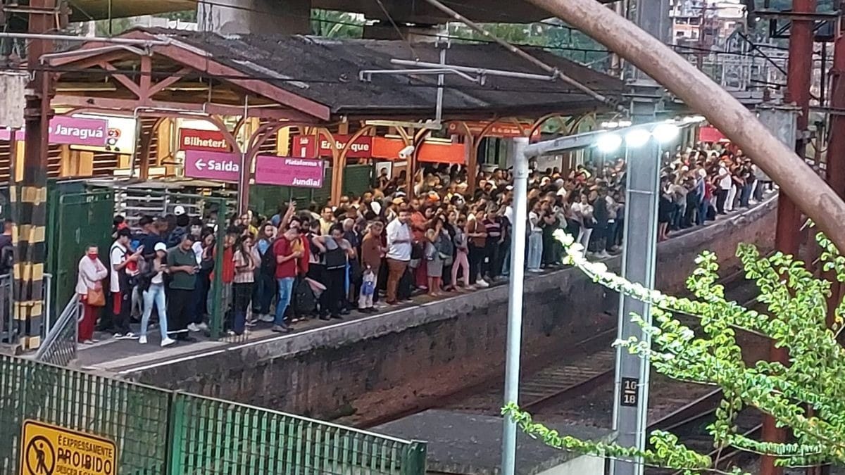 SP: passageiros enfrentam problemas nas linhas 7-Rubi e 11-Coral, da CPTM
