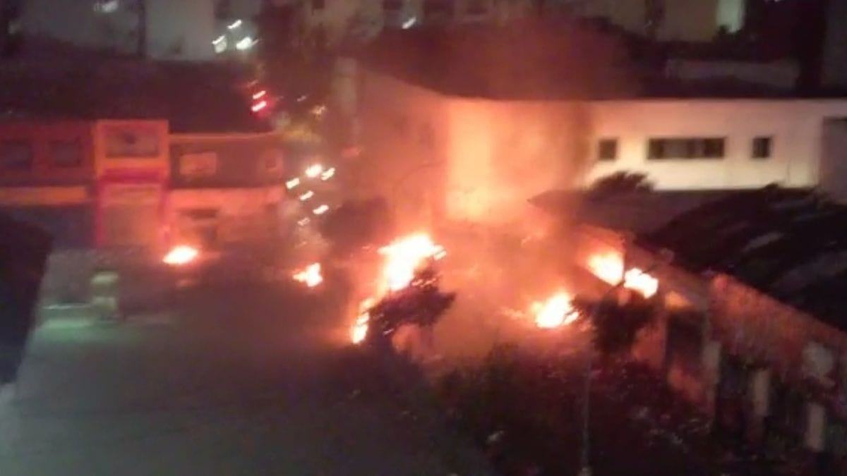 Usuários provocam incêndios na Cracolândia durante patrulha da polícia; vídeo
