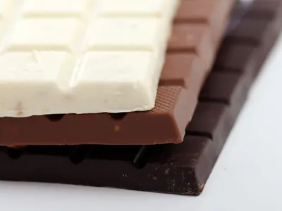 Chocolate branco é chocolate? Entenda as diferenças