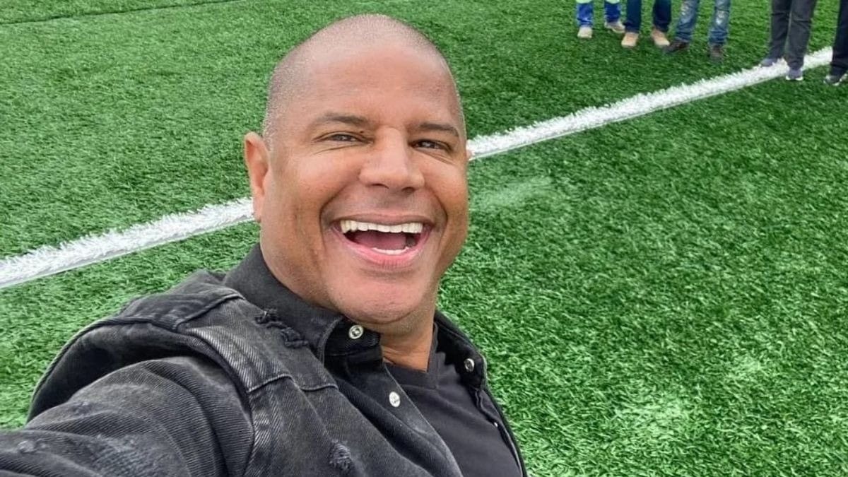 Justiça manda apreender passaporte e suspender CNH de Marcelinho Carioca