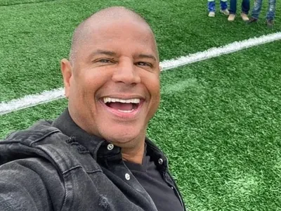 Justiça manda apreender passaporte e suspender CNH de Marcelinho Carioca