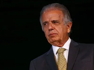 Investimento de R$ 800 bilhões na Defesa está na mesa de Lula, diz Mucio