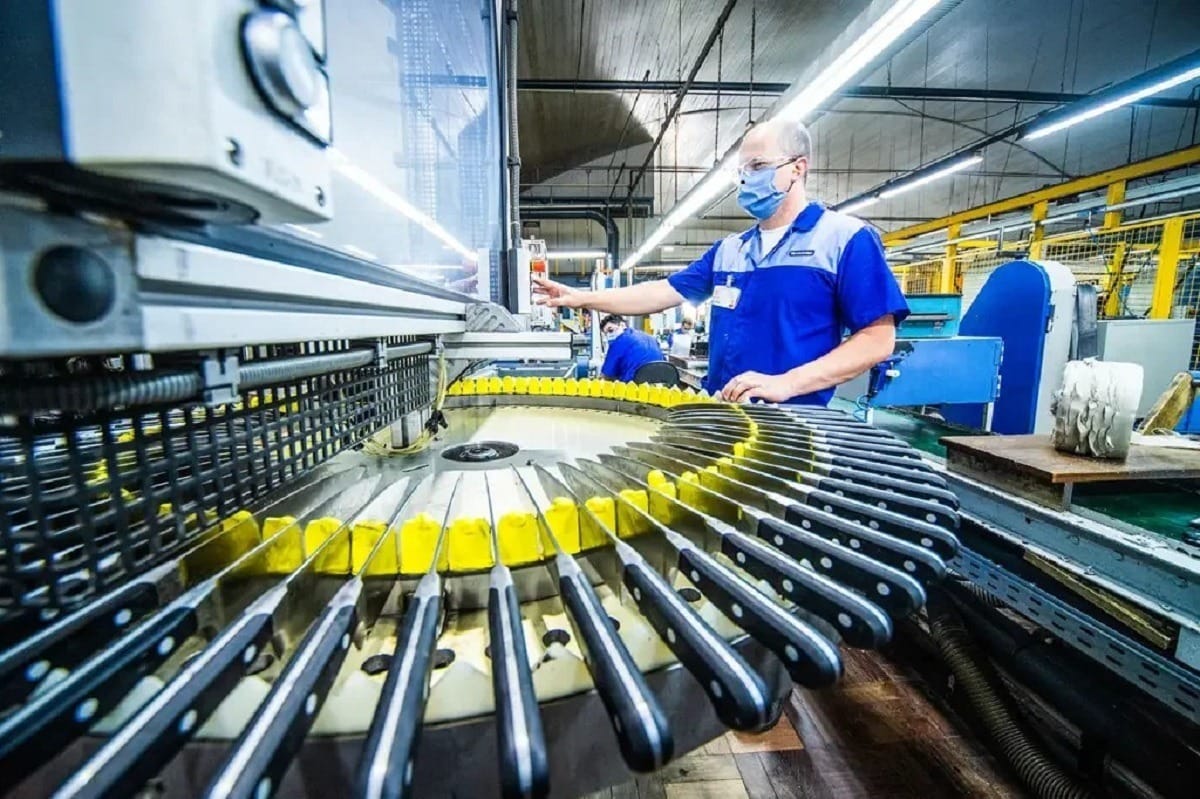 Produção industrial do Brasil registra retração pelo segundo mês seguido