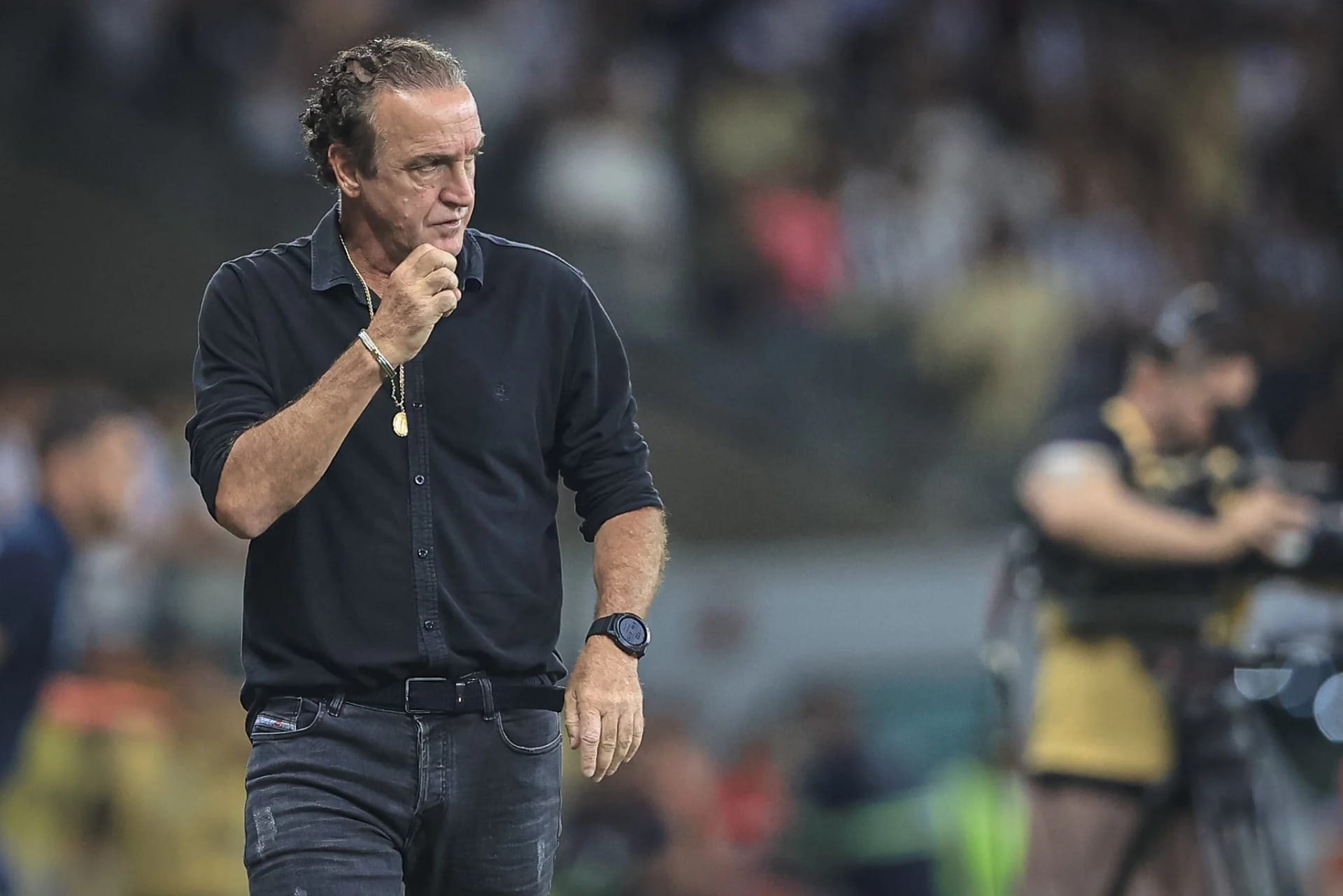 Torcida do Santos protesta após clube anunciar contratação de Cuca