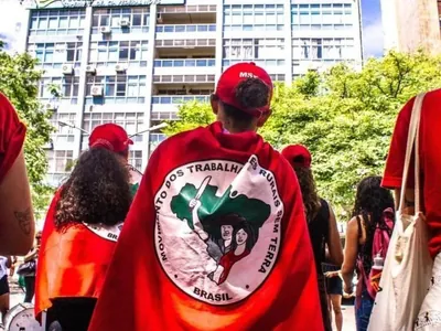 MST cobra Lula por reforma agrária: "Soberania nacional só é possível com soberania alimentar"