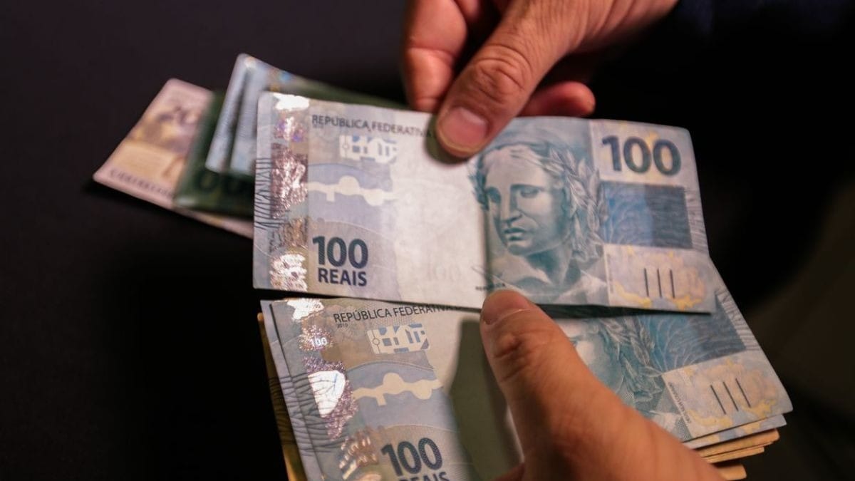 Dólar dispara após comunicado confuso do BC sobre juros
