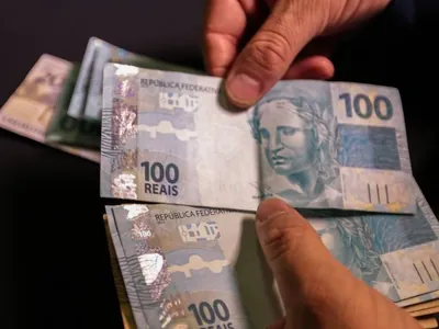 Dólar dispara após comunicado confuso do BC sobre juros