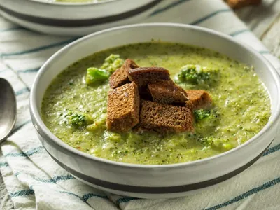 Como fazer sopa cremosa? Aprenda técnica de chef e prepare um prato delicioso