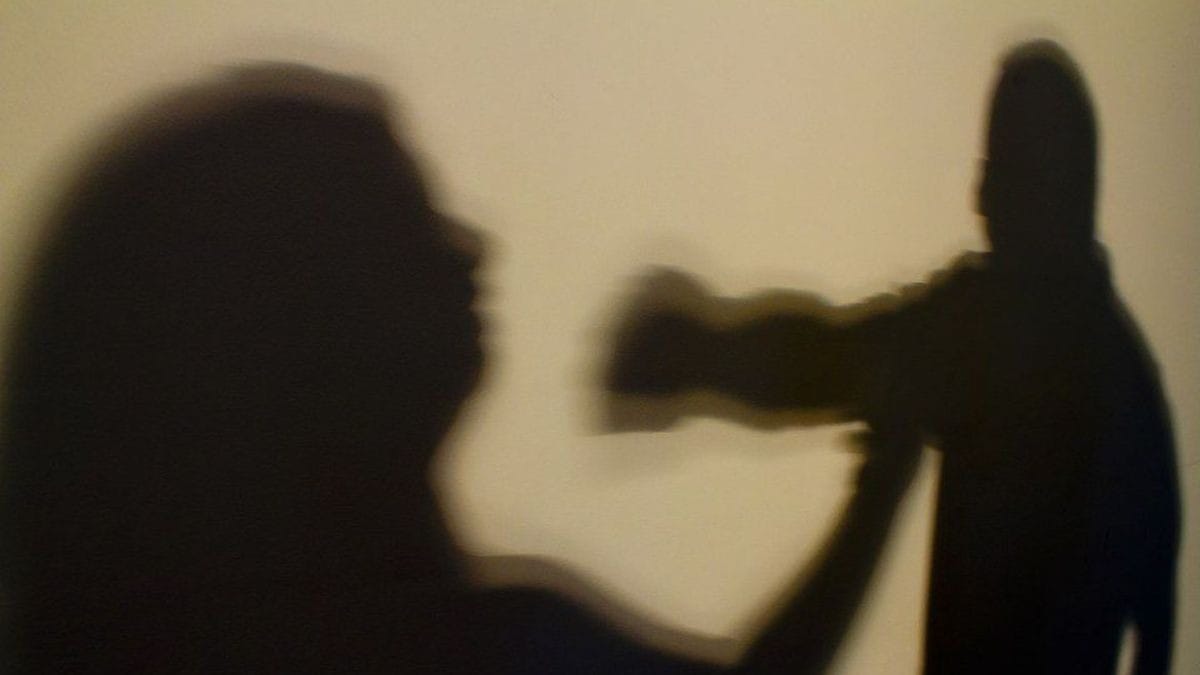Mais de 300 mil processos de violência contra a mulher prescrevem no Brasil