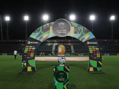 Copa do Brasil: Cruzeiro elimina Atlético-MG e Vasco bate Botafogo nos pênaltis pelas quartas