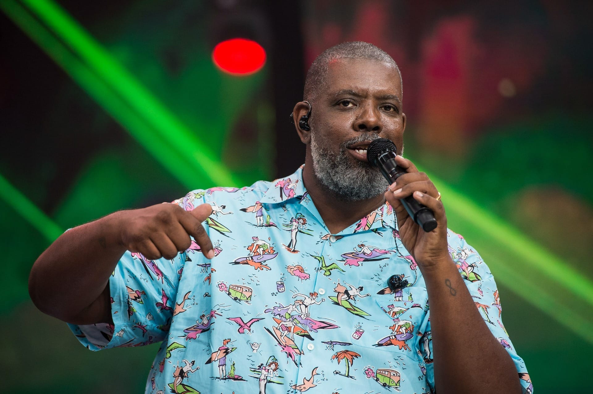 Péricles relembra dificuldades e comenta segredo do sucesso do Exaltasamba