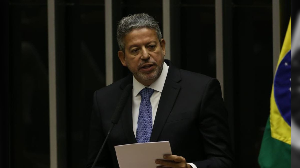 Moraes autoriza Arthur Lira a visitar o ex-presidente Jair Bolsonaro