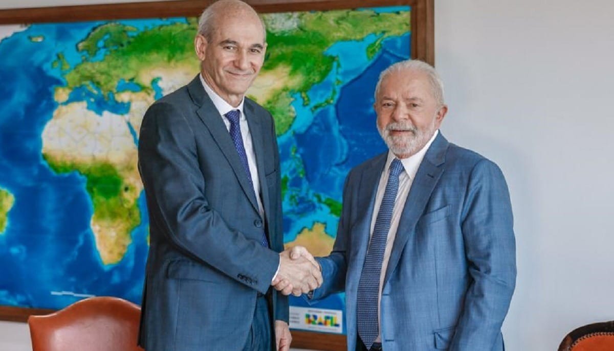 Lula empossa o general Marcos Antônio Amaro como novo ministro do GSI