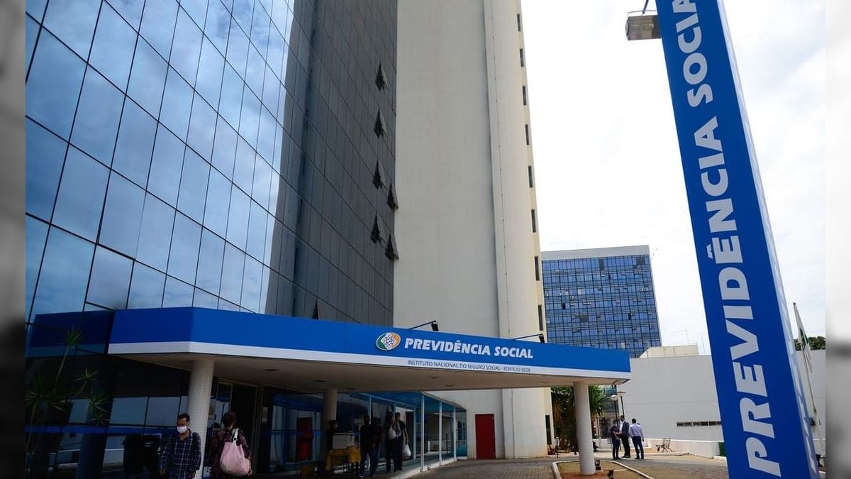 Lupi diz que indicação de presidente afastado do INSS é de 'inteira responsabilidade' dele