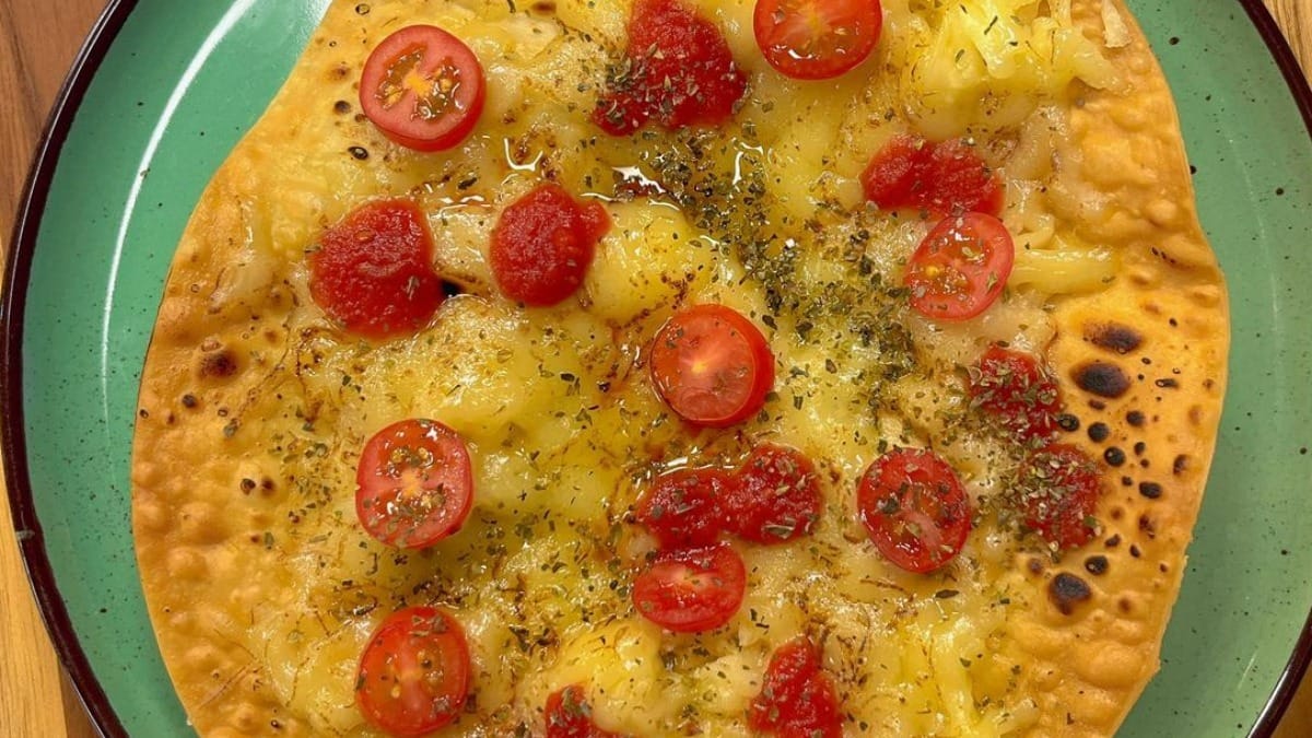 Pizza caseira com massa de pastel | Band Receitas