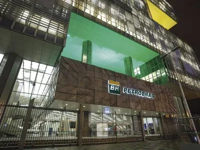 Governo se reúne com presidente da Petrobras e pode distribuir dividendos