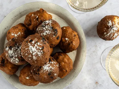 9 receitas fáceis e deliciosas de bolinho de chuva para as tardes frias